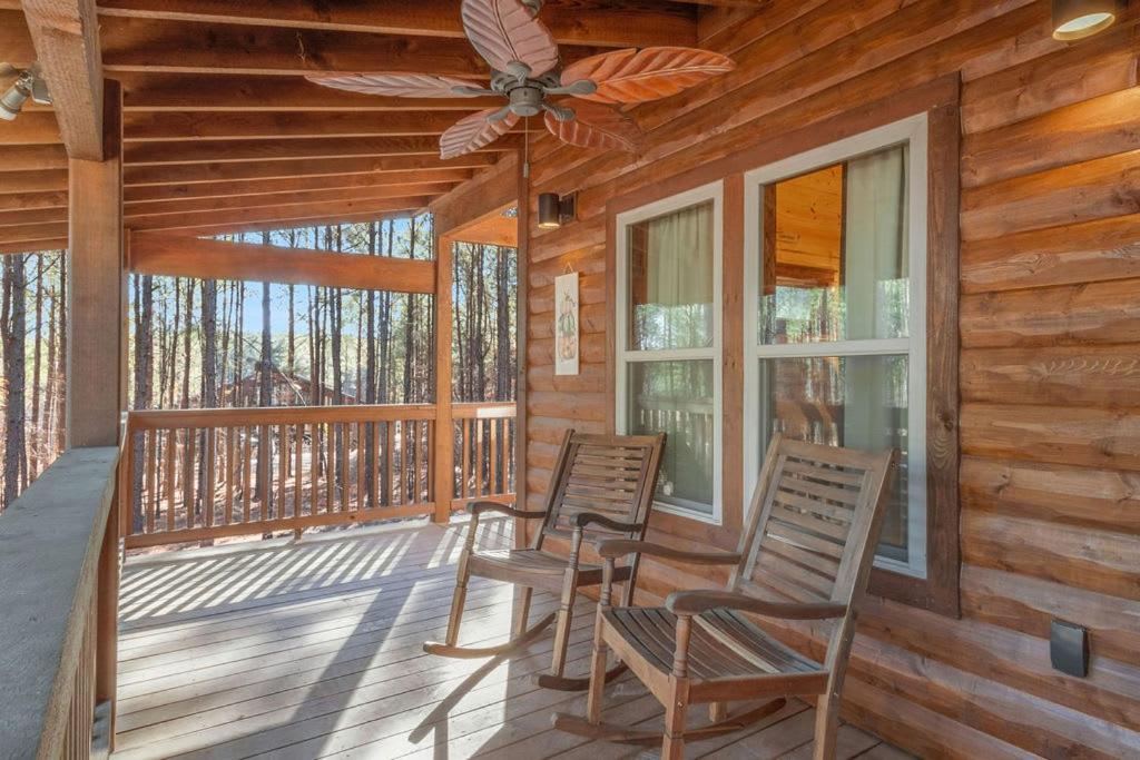 Large Luxury 2Br Cabin W Hot Tub Double Trouble Was Designed For Fun Comfort And Memories Minutes From Buzzling Hochatown And Beautiful Beaver Bend State Park โบรคเคนโบว์ ภายนอก รูปภาพ