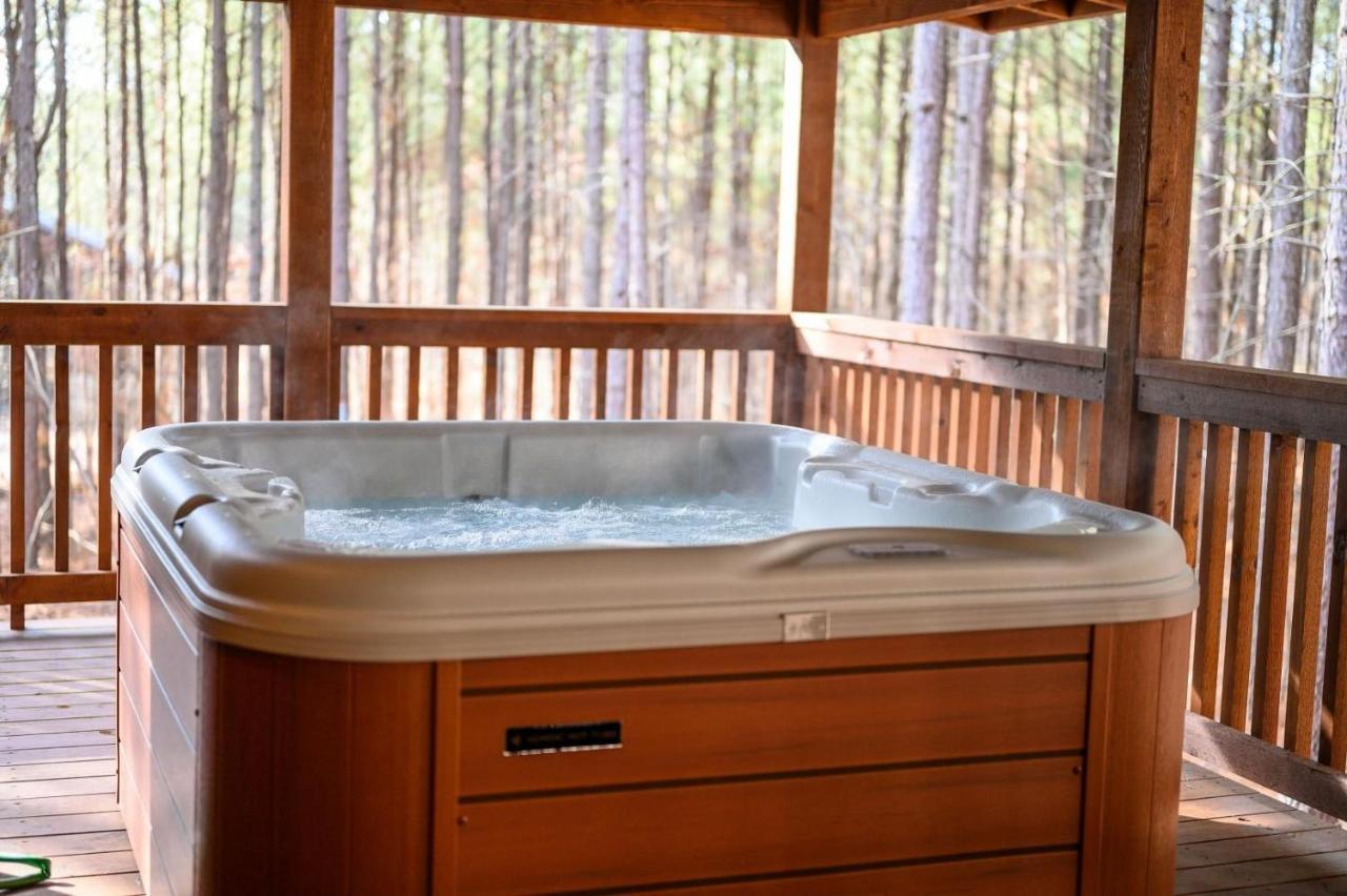 Large Luxury 2Br Cabin W Hot Tub Double Trouble Was Designed For Fun Comfort And Memories Minutes From Buzzling Hochatown And Beautiful Beaver Bend State Park โบรคเคนโบว์ ภายนอก รูปภาพ
